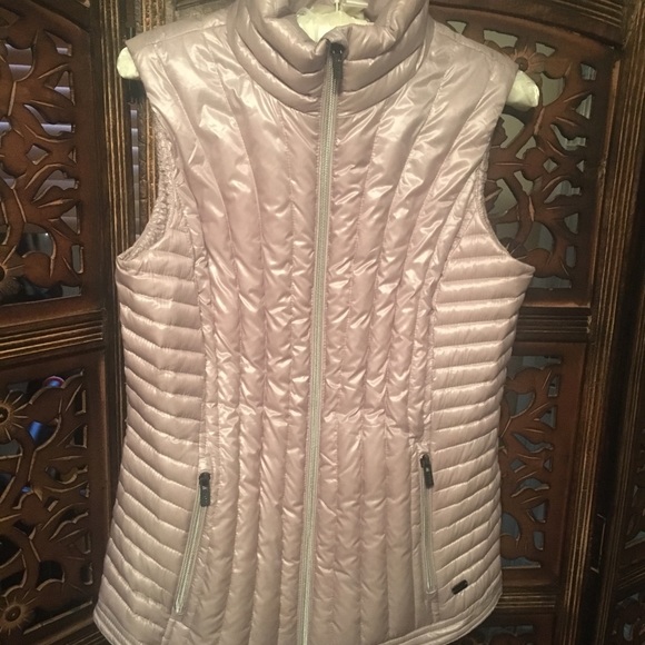 DKNY puffer vest. - Picture 1 of 4